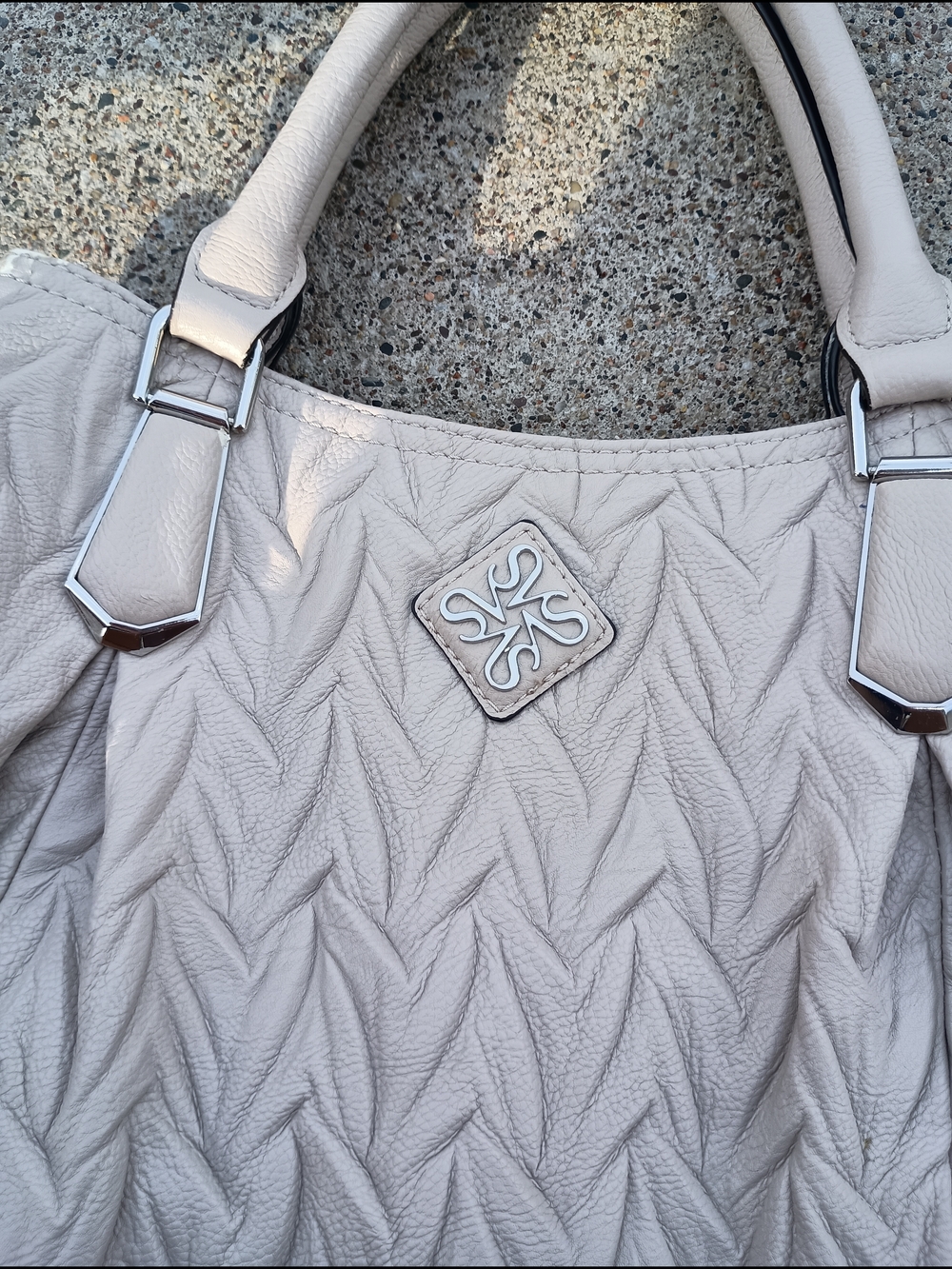 Cream/Tan Simply Vera Wang Purse